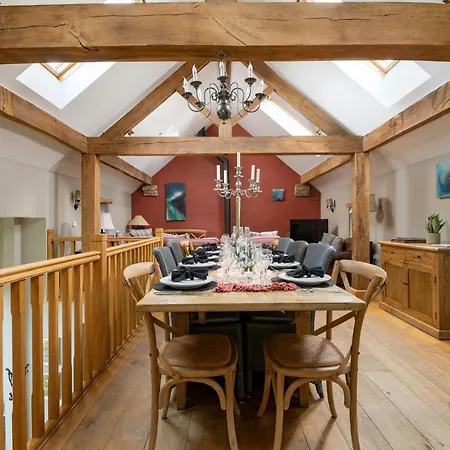 The Hay Barn Дом отдыха *