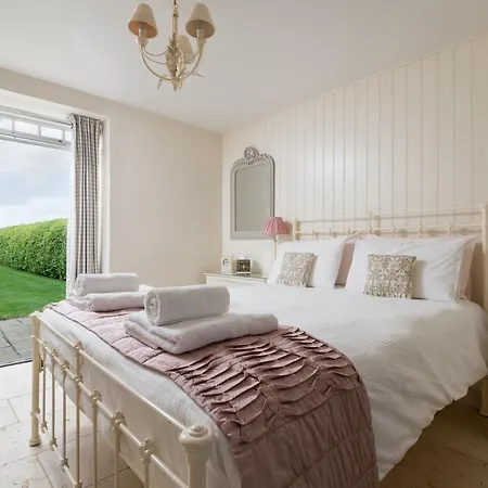 The Hay Barn 펜션 *